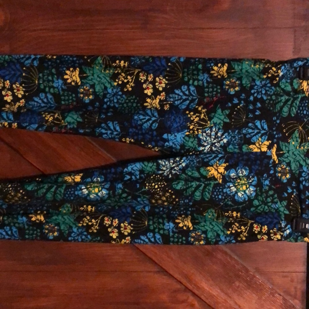 Lularoe flower leggings